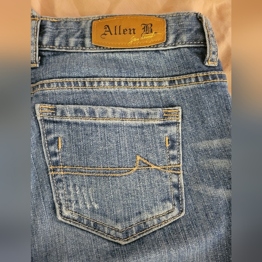ALLEN B Schwartz JEANS  DISTRESSED
